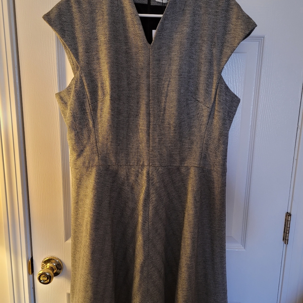 MM LaFleur, size 16, Grey Dress